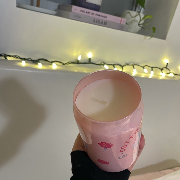 Viral Cotton candy pop candle - Picture 3 of 3
